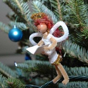 Angel made of pipe cleaners. Kim.
